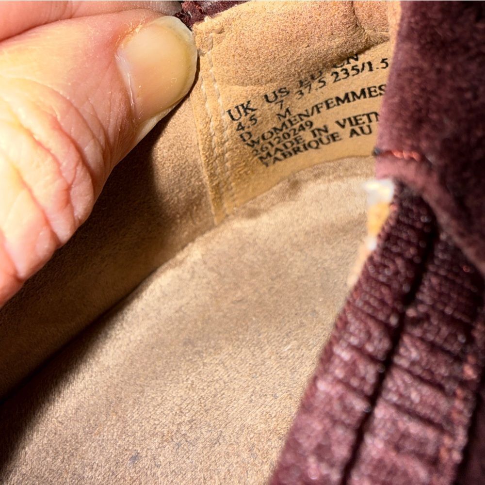 Clark’s Elegant Burgundy Ballet Flats - Picture 5 of 7